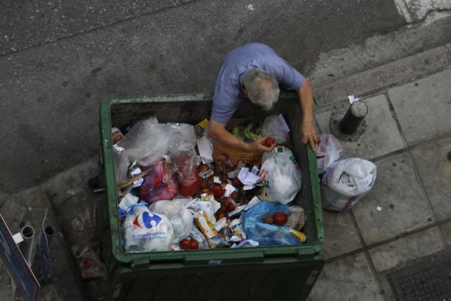 Κοντά στο όριο της φτώχειας πάνω από ένας στους τρεις Έλληνες
